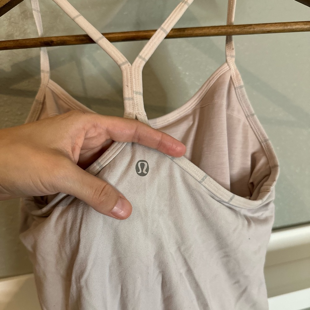 Lululemon Size 6 Razorback - Picture 2 of 3